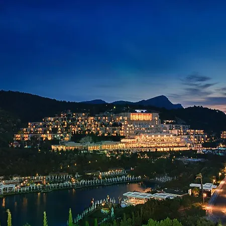 Курортный комплекс Hilton Bodrum Turkbuku & 5*