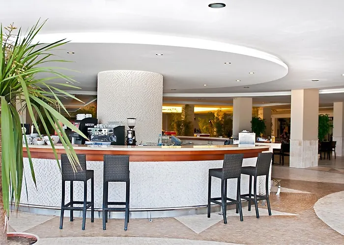 Курортный комплекс Hilton Bodrum Turkbuku & 5*