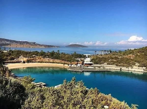 Курортный комплекс Hilton Bodrum Turkbuku & 5*