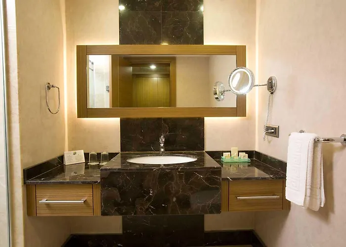 Hilton Bodrum Turkbuku & Курортный комплекс Гёльтюрбюку