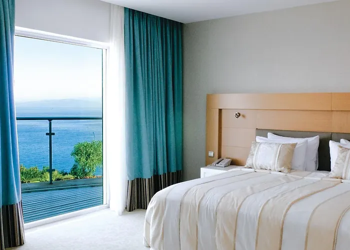 Hilton Bodrum Turkbuku & Курортный комплекс Гёльтюрбюку