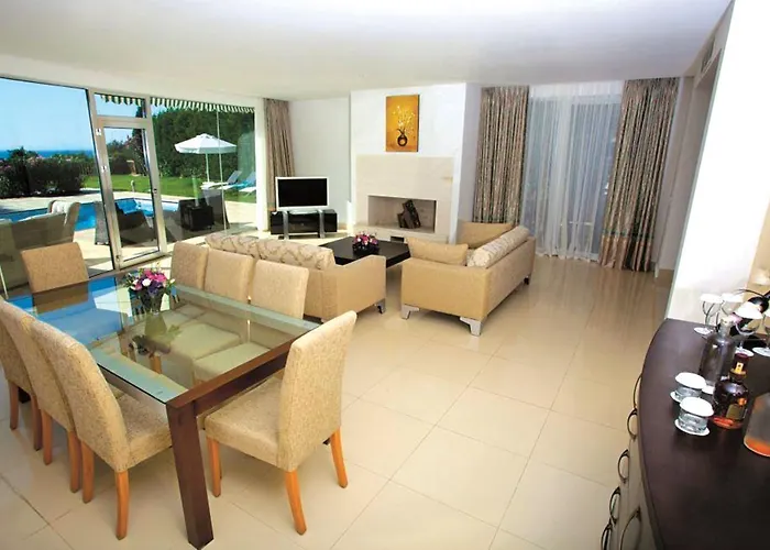 Курортный комплекс Hilton Bodrum Turkbuku &