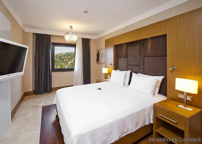 Hilton Bodrum Turkbuku & Курортный комплекс Гёльтюрбюку