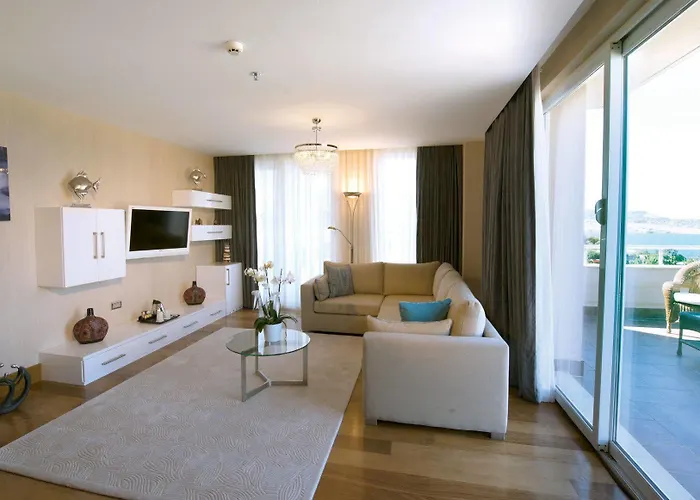 Курортный комплекс Hilton Bodrum Turkbuku &